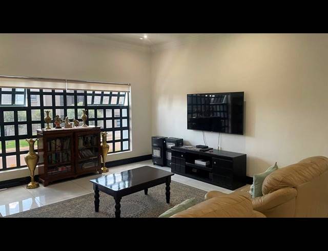 4 BEDROOM HOUSE FOR SALE IN ELDO VILLAGE